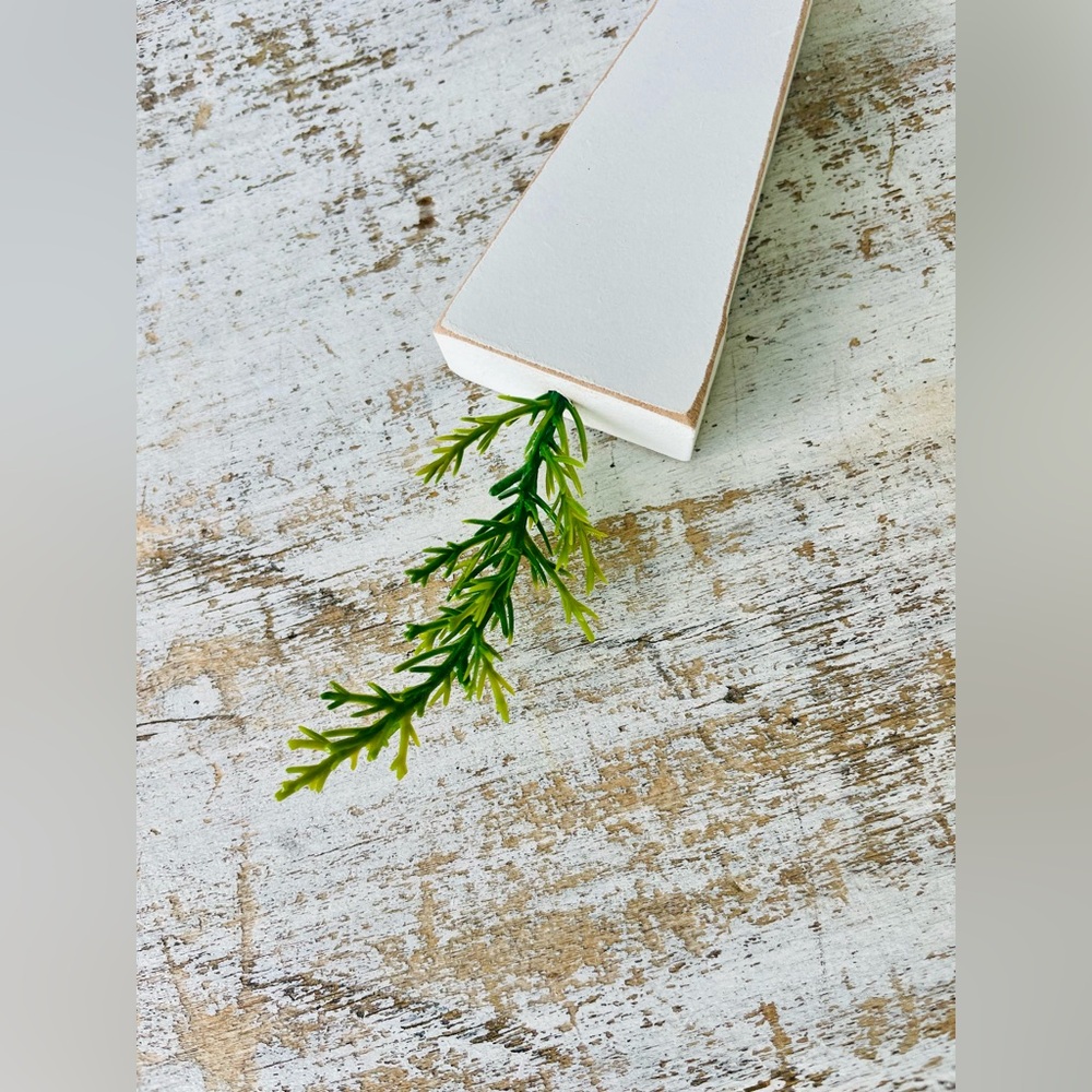 *White Wooden Deco Carrot - Picture 6 of 12